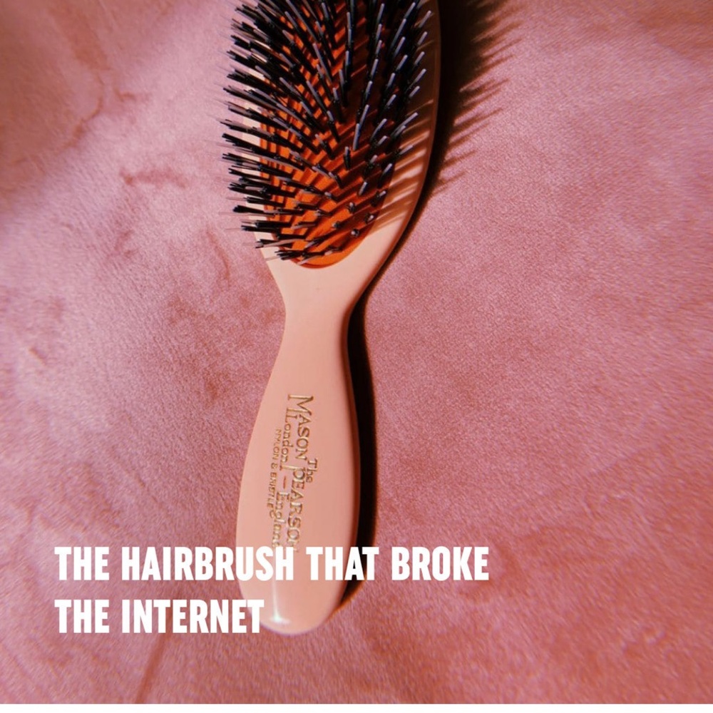 Elegant Coral Hair Brush with Black Bristles - Picture 3 of 9